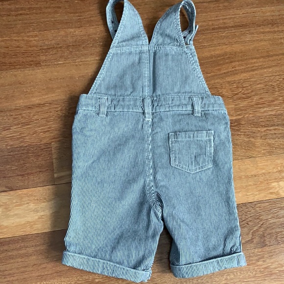 Super Cute Overalls - Picture 5 of 7